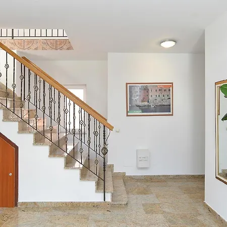 Fuer 4 Personen Ca 49 Qm In Rovinj, Istrien Istrische Riviera Apartment *