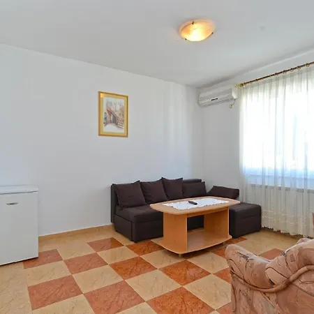 Fuer 4 Personen Ca 49 Qm In Rovinj, Istrien Istrische Riviera Apartment *
